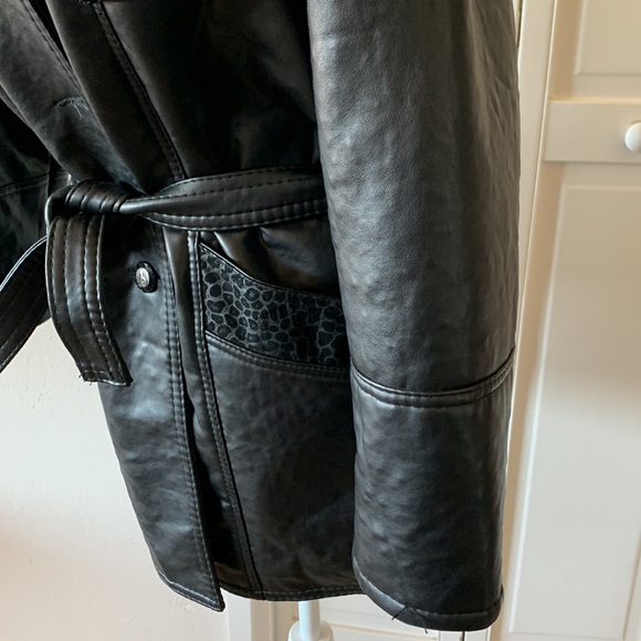 VINTAGE, GV HAND MADE IN ITALY BLACK, BELTED, FAUX LEATHER JACKET - WOMEN MEDIUM - Picture 5 of 10